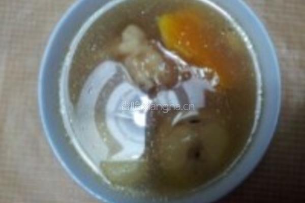 猪蹄青木瓜荸荠眉豆汤的做法图解3