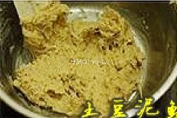土豆泥鳀鱼杯子蛋糕的做法图解3