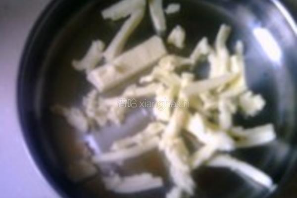 白蘑菇香肠披萨的做法图解4