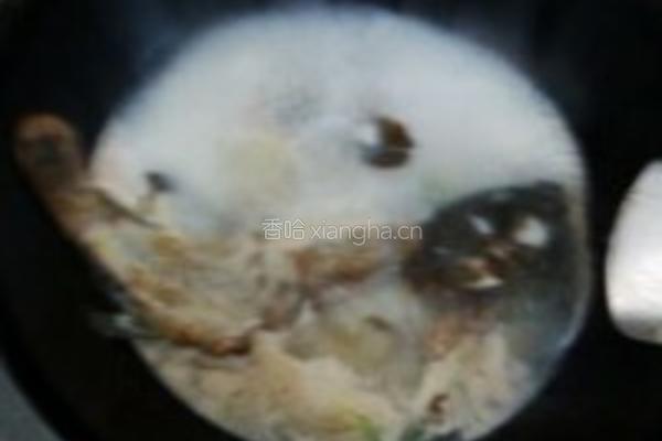 水煮活青石斑鱼的做法图解5
