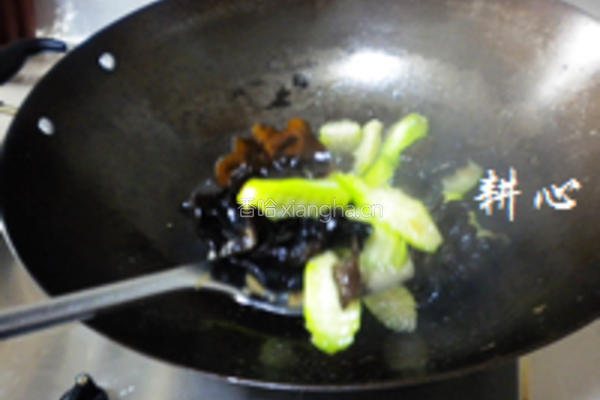 冬菜丝瓜炒木耳的做法图解11