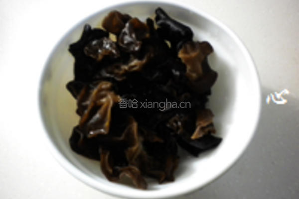 冬菜丝瓜炒木耳的做法图解3