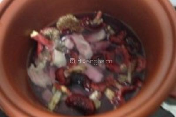 养胃健脾淮山红菇煲猪肚的做法图解4