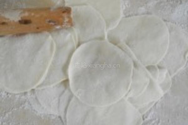 胶东鲅鱼水饺的做法图解7