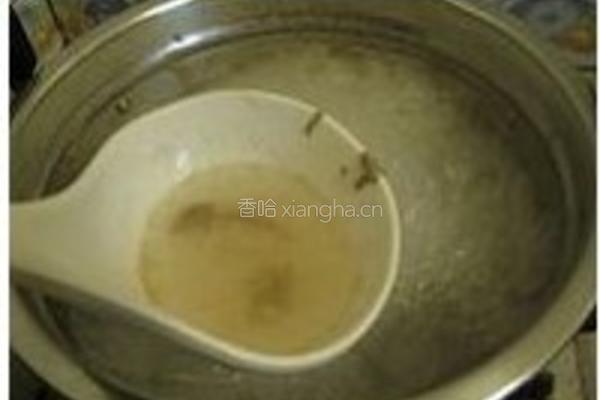 雪梨蜜枣萝卜煲猪展汤的做法图解3