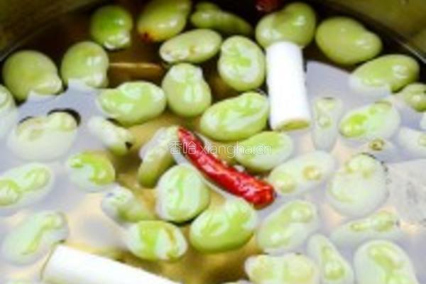 五香脆皮蚕豆的做法图解3