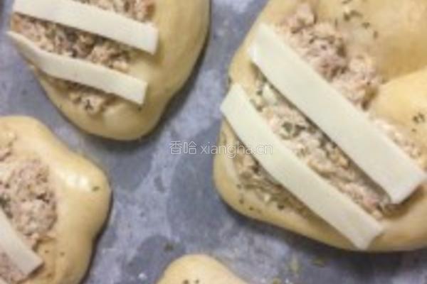 金枪鱼爱心面包的做法图解5