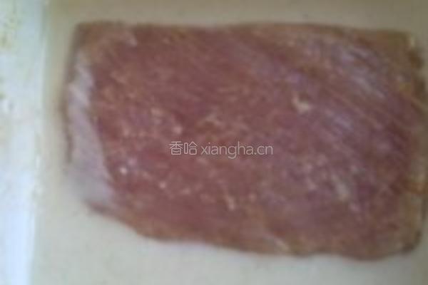 自制巨无霸猪排汉堡的做法图解1