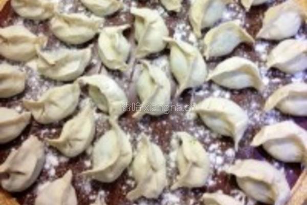苜蓿肉饺子的做法图解7