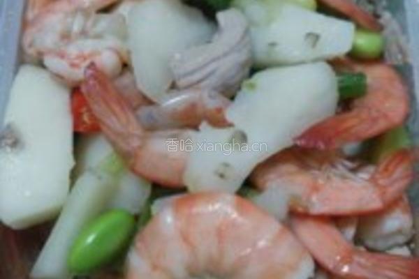 荸荠明虾炒毛豆的做法图解3