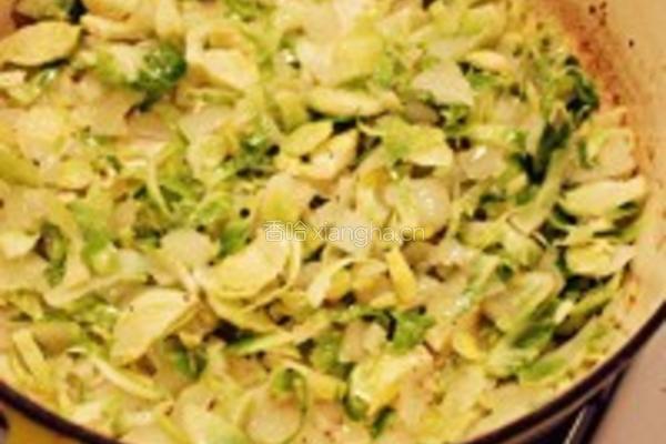 意大利式甘蓝菜饭的做法图解3