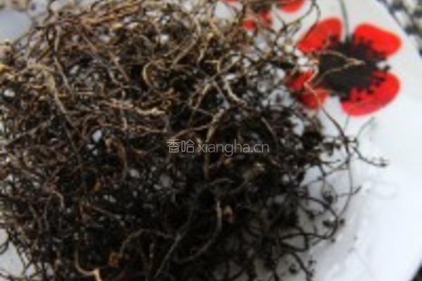 凉拌核桃花的做法图解1
