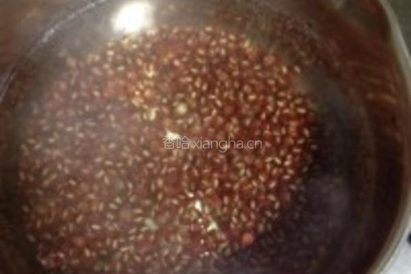 红枣红豆花生汤的做法图解1