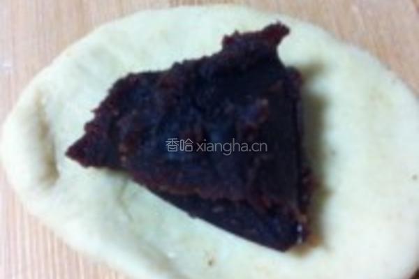 豆沙花式面包的做法图解2