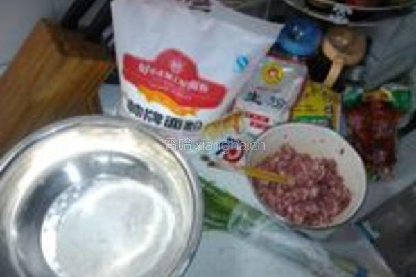 肉包子的做法图解1