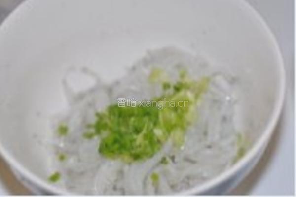 银鱼蛋饼的做法图解1