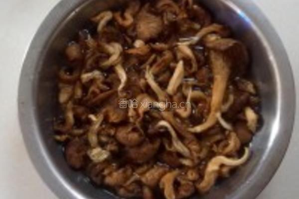 油浸真姬菇的做法图解1