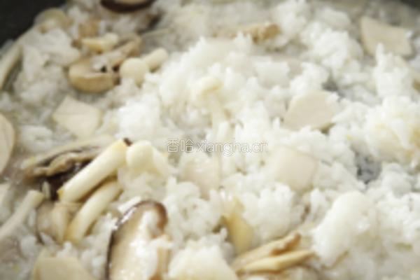 菌菇焖饭的做法图解5