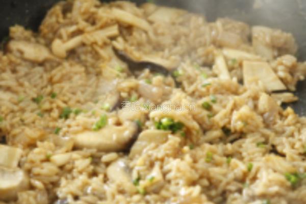 菌菇焖饭的做法图解8