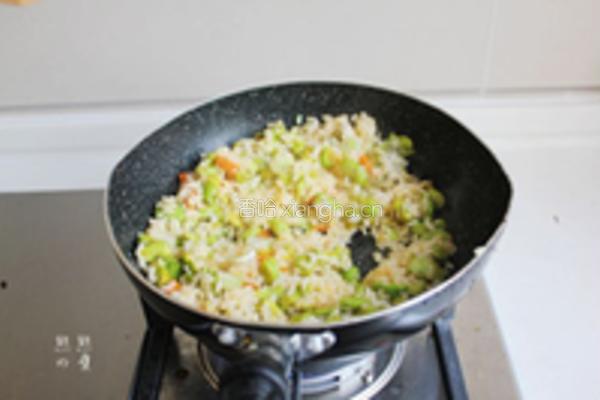 蚕豆米小炒饭的做法图解6