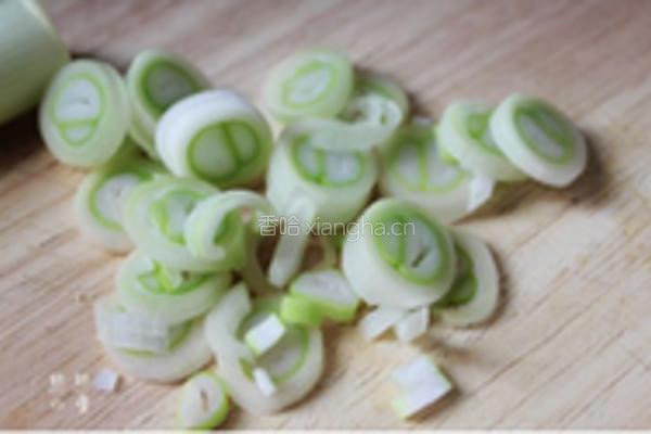 蚕豆米小炒饭的做法图解3