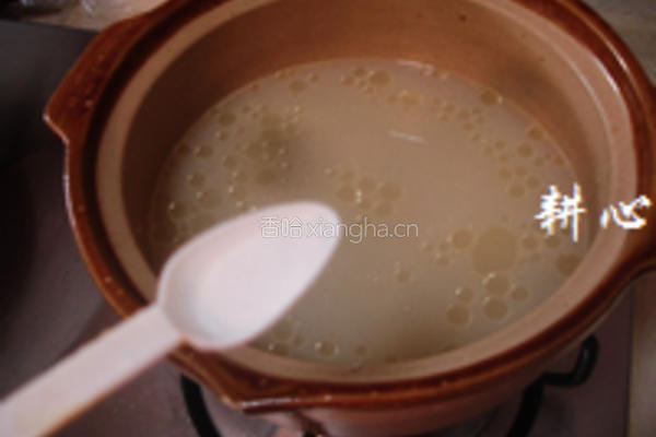 茼蒿鲫鱼汤的做法图解14