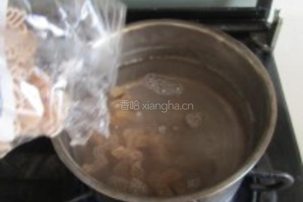 香菇酱意粉的做法图解2