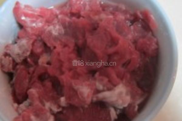 黑胡椒韭黄炒牛肉的做法图解2