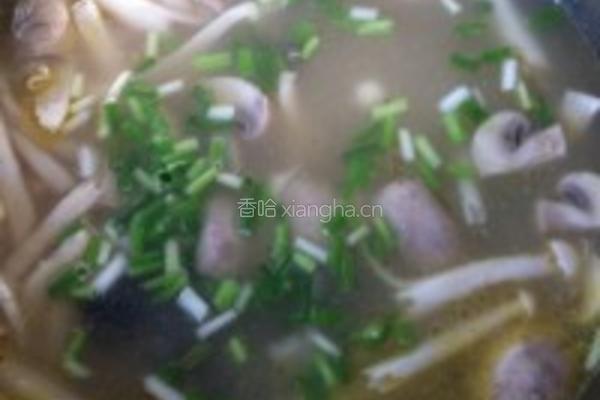 鲜菇鱼汤的做法图解6
