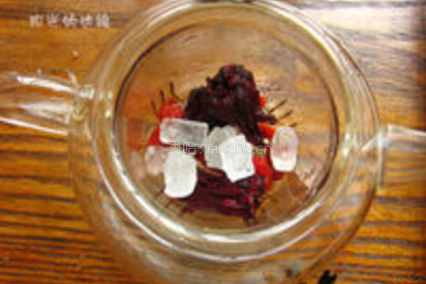 洛神花枸杞茶的做法图解1
