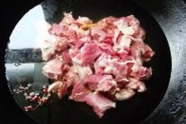 杂蔬粉丝炖羊肉的做法图解2