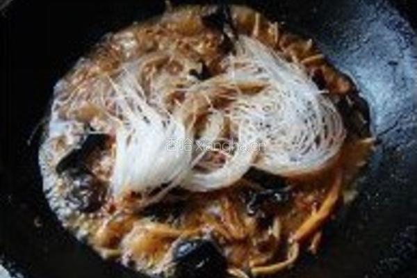 杂蔬粉丝炖羊肉的做法图解5