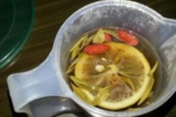 美容红茶的做法图解1