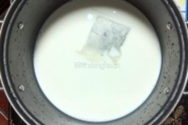 烧仙草奶茶的做法图解1