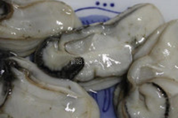 蒜茸蒸生蚝的做法图解1
