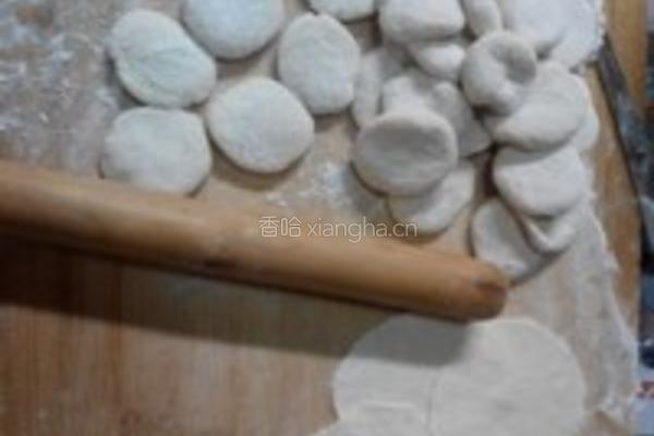 猪肉茴香水饺的做法图解6