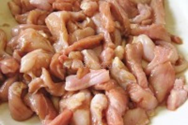 黄花菜蒸鳄鱼肉的做法图解3