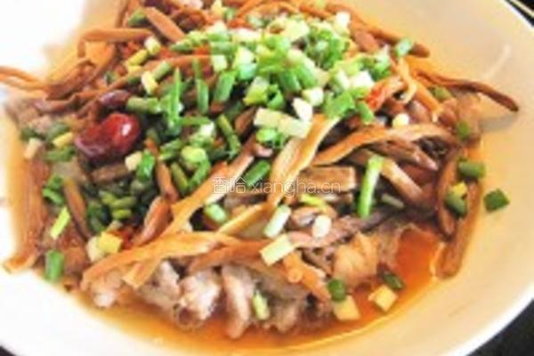 黄花菜蒸鳄鱼肉的做法图解6