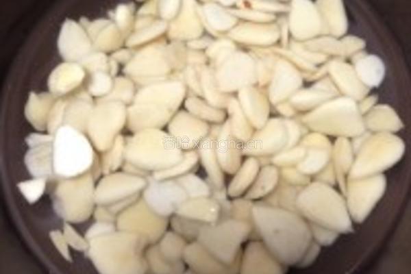 陈肾南北杏西洋菜瘦肉汤的做法图解2