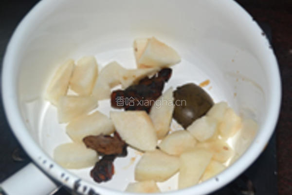 罗汉果雪梨水的做法图解2