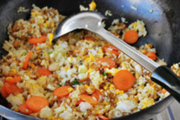 孜然黄豆芽牛肉杂粮蛋炒饭的做法图解3