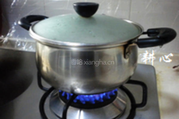 蛤油莲子梨子糖水的做法图解5