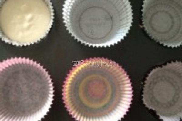 椰子烤棉花糖夹心cupcake的做法图解2