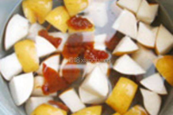草莓梨子汤的做法图解2