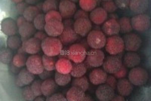 自制杨梅罐头的做法图解1