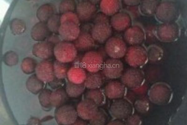 自制杨梅罐头的做法图解2