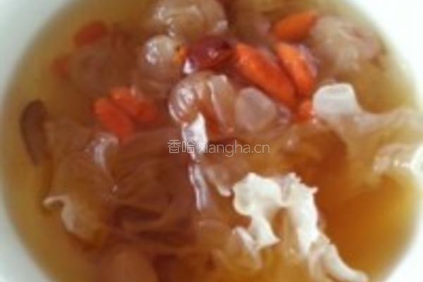 ～桂花莲子银耳汤的做法图解3