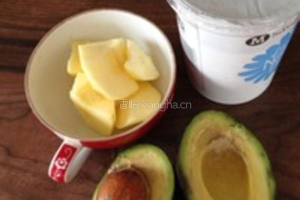 香甜牛油果奶昔的做法图解1