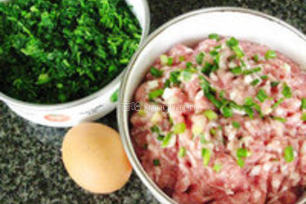 荠菜鲜肉汤团的做法图解2