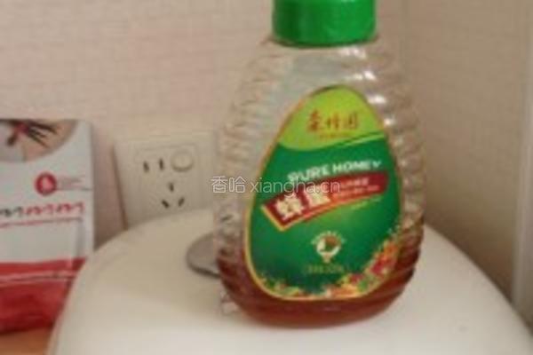 桂圆莲子红枣炖银耳的做法图解4